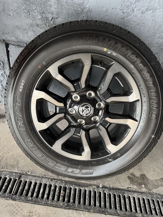 Диски і шини для Toyota 6/139 R18 265/60/18
