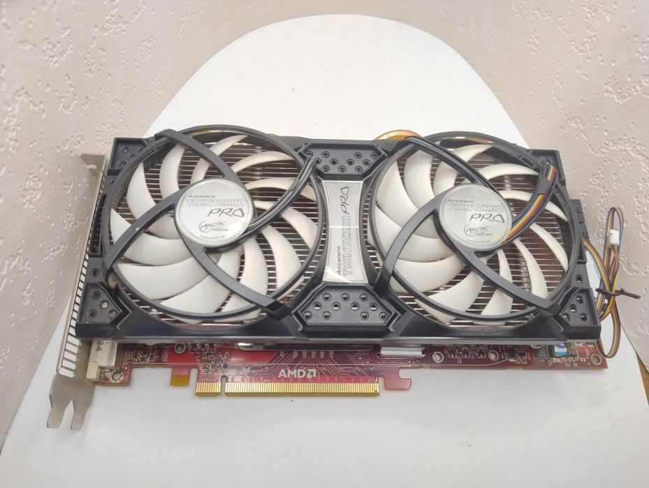 ASUS ATI Radeon HD 4870 1GB + Arctic Cooling Accelero Twin Turbo Pro