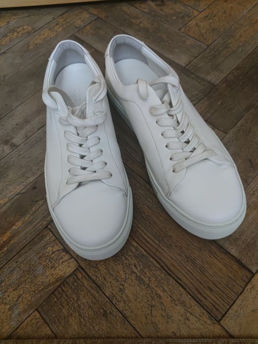 Кожаные кроссовки COS .