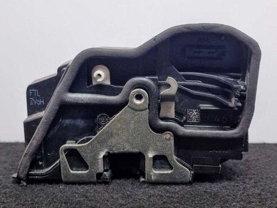 Fechadura / Fecho Porta Frente Esquerdo BMW 1 (F20) ano 2011