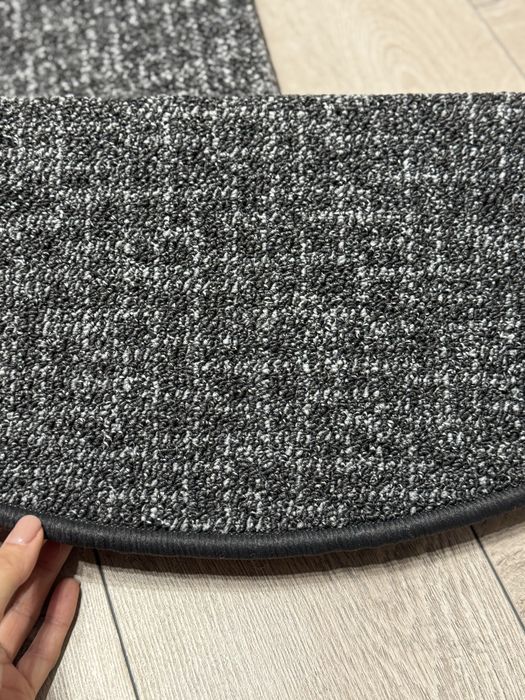 Продам килимки для сходів