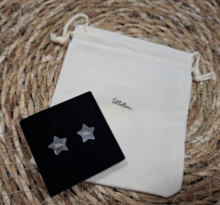 Kolczyki gwiazdki srebrne z logo Lilou gift jewellery