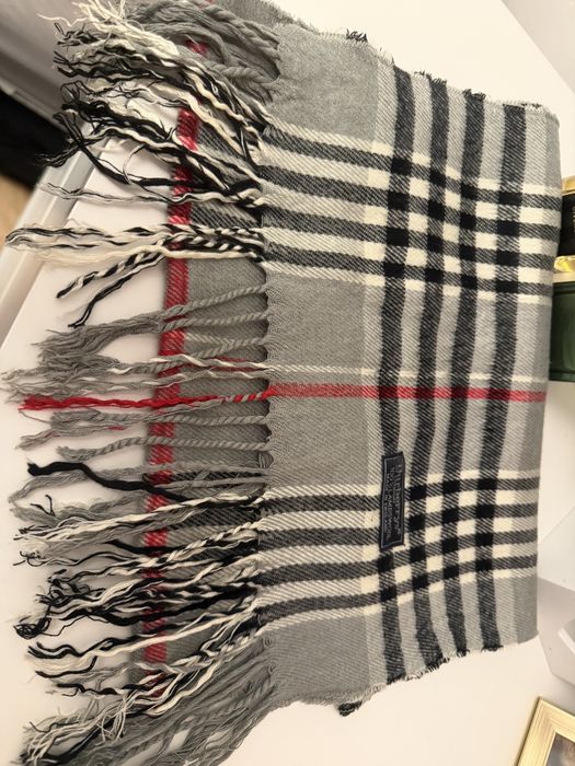 Oryginalny szal Burberry