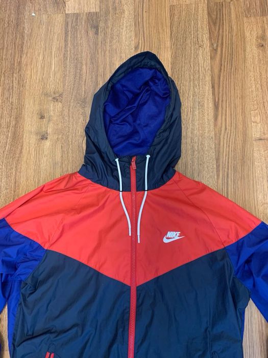 Вітровка Nike.