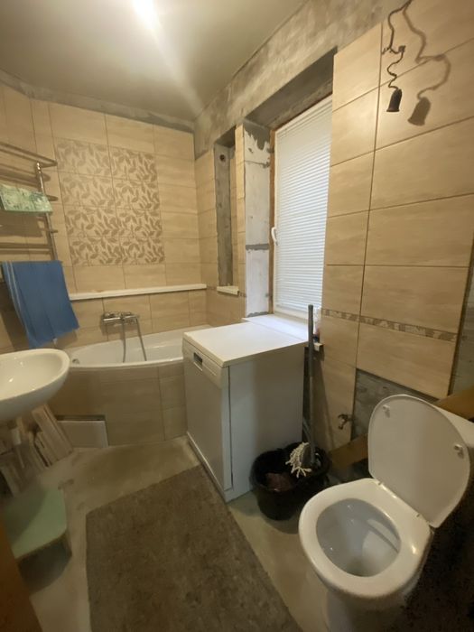 Продам частину будинку на Олега Антонова( Максима Шимка)