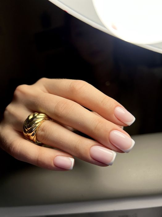 Манікюр та педикюр , Львів