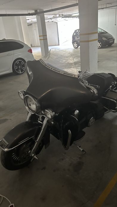 Harley Davidson electra glide flhtk