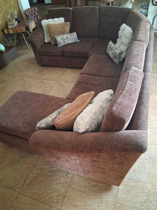 Sofá com chaise longue