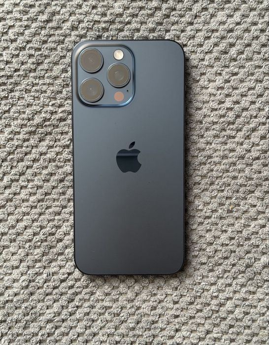 Продам Iphone 15 pro max 256 gb