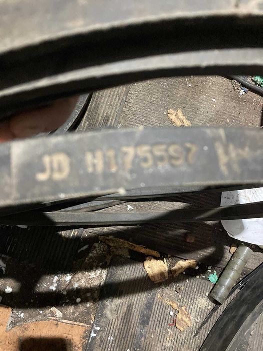 Запчастини до комбайну John Deere s680