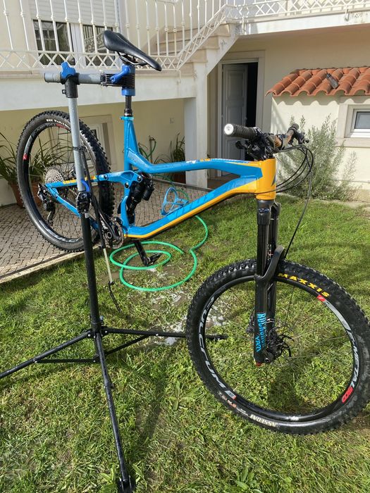 Bike de enduro Vitus / peças