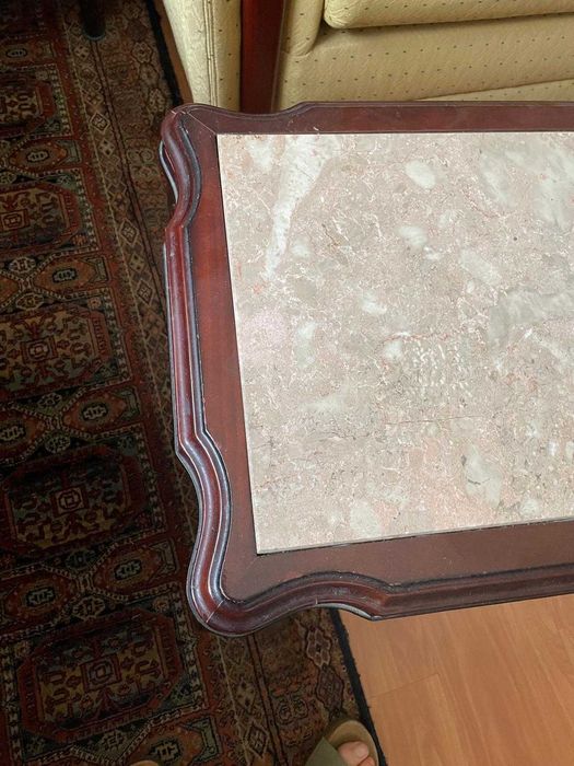Mesa de centro com pedra