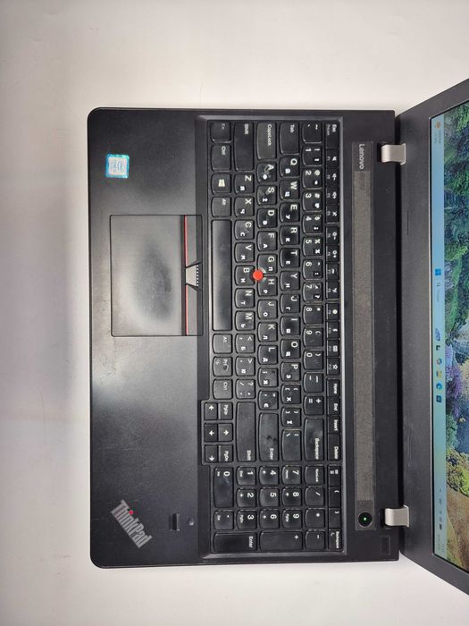 Lenovo E570 15,6' FHD Intel i5-7200U, Ram 8 Gb, SSD 128 GB + 500Gb
