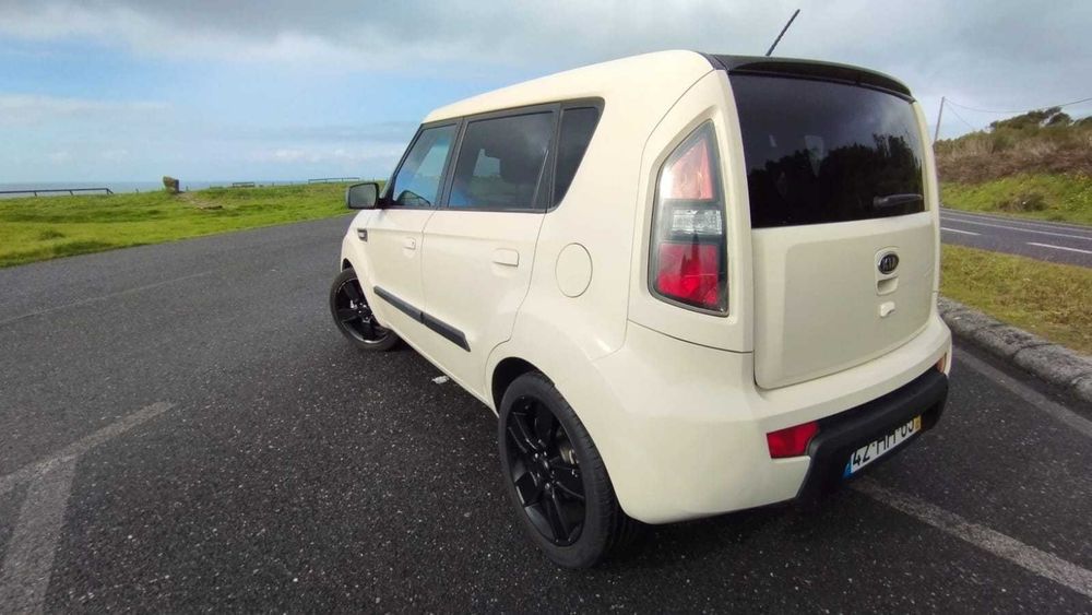 Kia Soul 1.6 CRDi EX (128 cv) - 2009 | Diesel | 170.000 km | Económico e Espaçoso