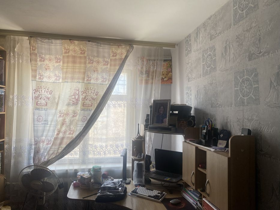 Продам 2-кім квартиру на Польовій