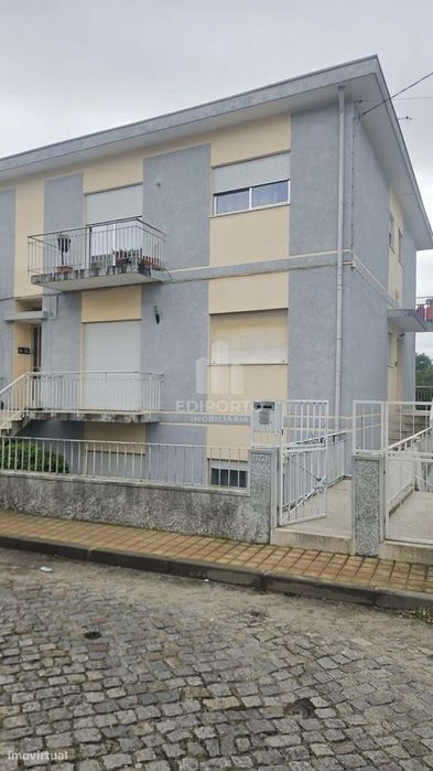 Excelente oportunidade! Apartamento T2 renovado, localizado junto ao m — Rio Tinto, Porto