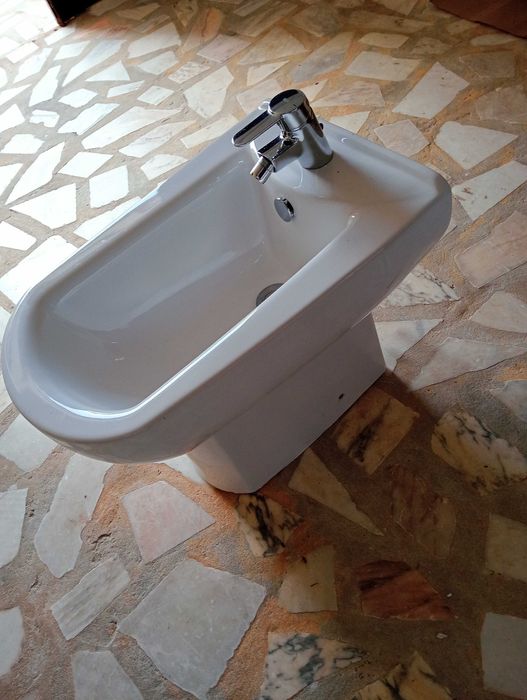 Bidé com torradeira incluída