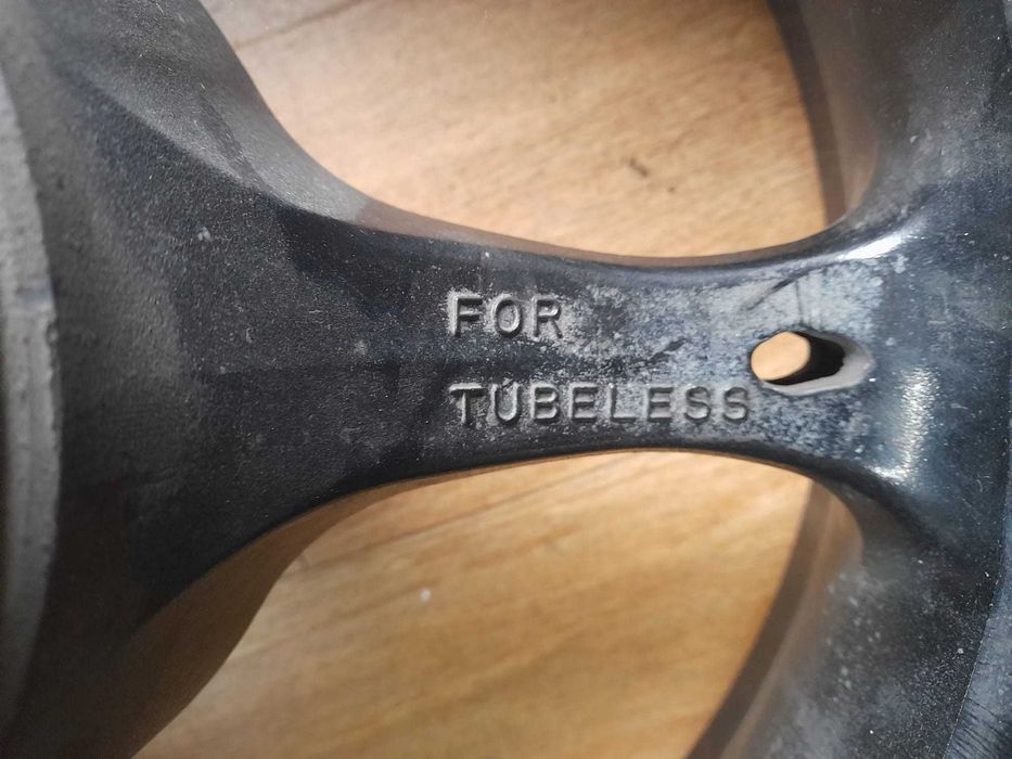 JANTE TUBLESS OEM SUZUKI GSXR 600