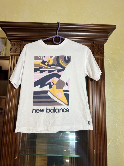 Гарна фудболка нібеланс з великим логом на 13 рокі