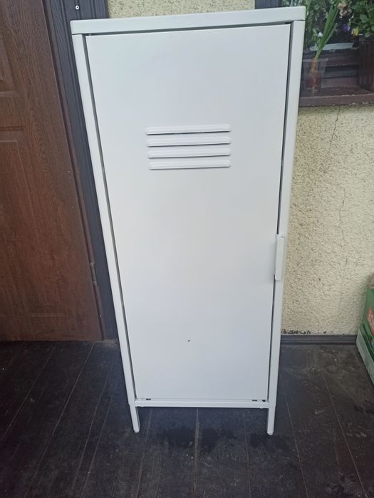 Biała stalowa szafka