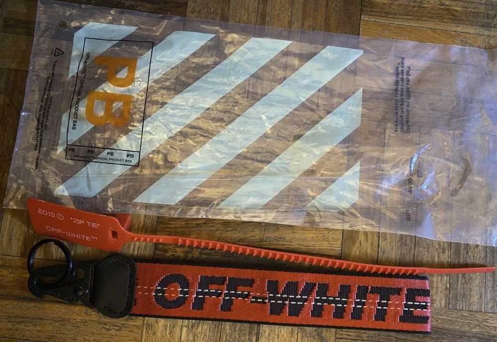 Varias Fitas Off White