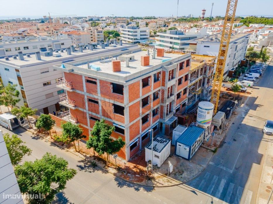 Apartamento T3, 2 lug. parqueamento e terraço em Portimão