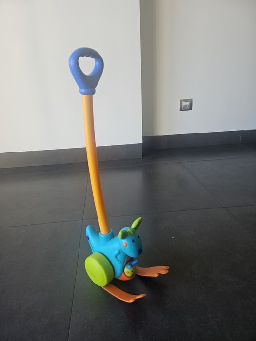 Brinquedo canguru