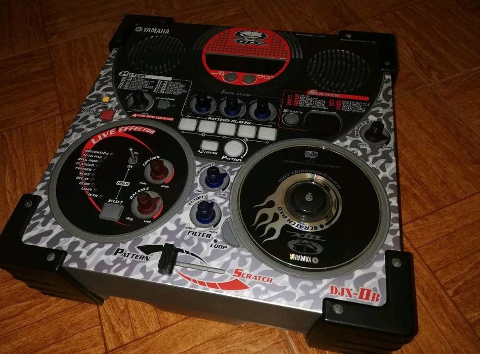 Yamaha DJX 2B Groovebox