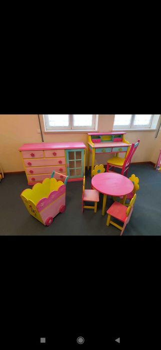 Conjunto de mobília de quarto de criança.