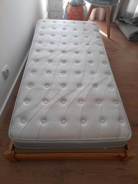 Dou cama de bebe  como nova