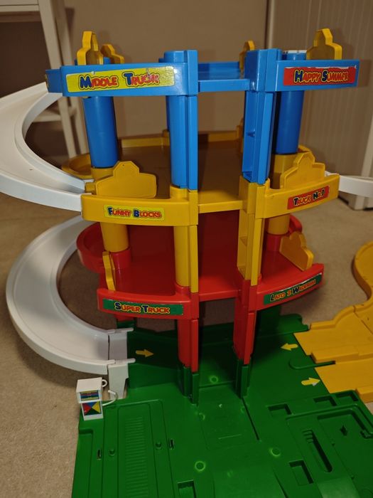 Garaż parking wielopoziomowy Wader  + tor + znaki