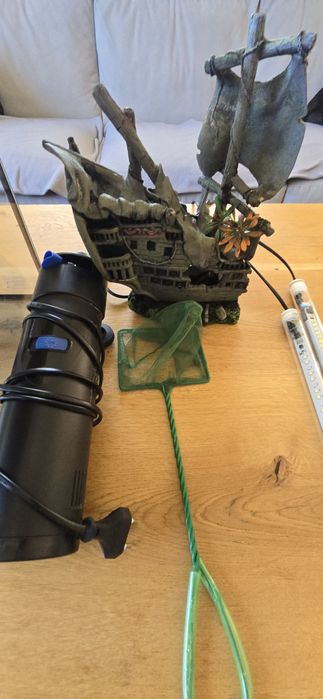 Akwarium i akcesoria z butla CO2