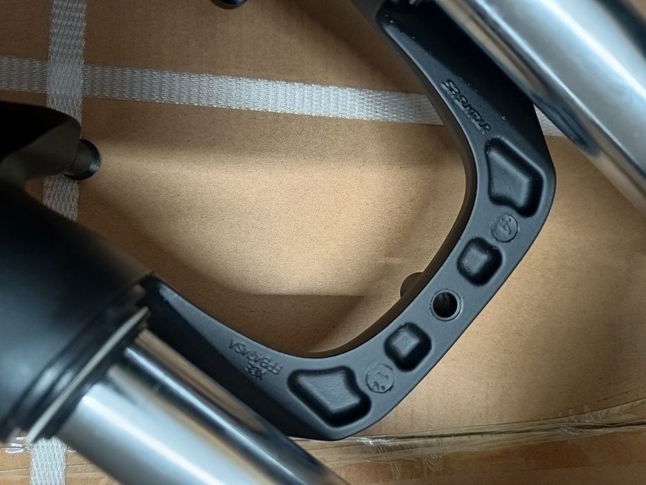 Amortyzator 29" 28" 1 1/8" v-brake Sr Suntour XCE Nowy