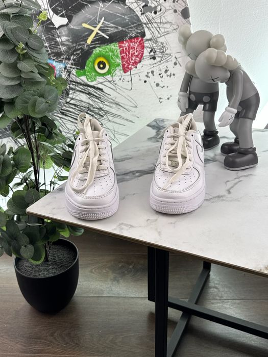 Кросівки шкіряні Nike Air Force 36.5 розмір Е15893