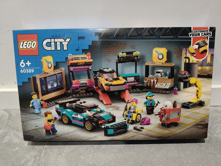 LEGO City 60389  - Warsztat tuningowania samochodów
