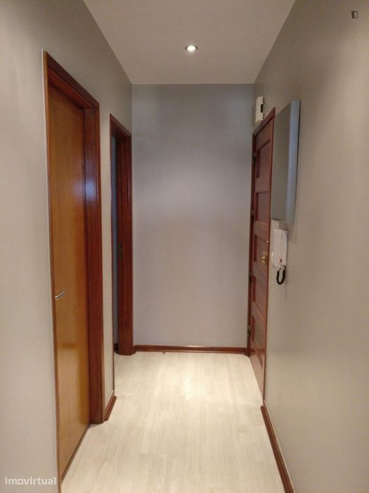 Quarto - localizado em  Coimbra