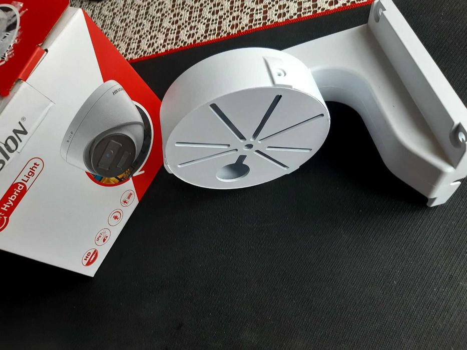 Настінний тримач для купольних камер.