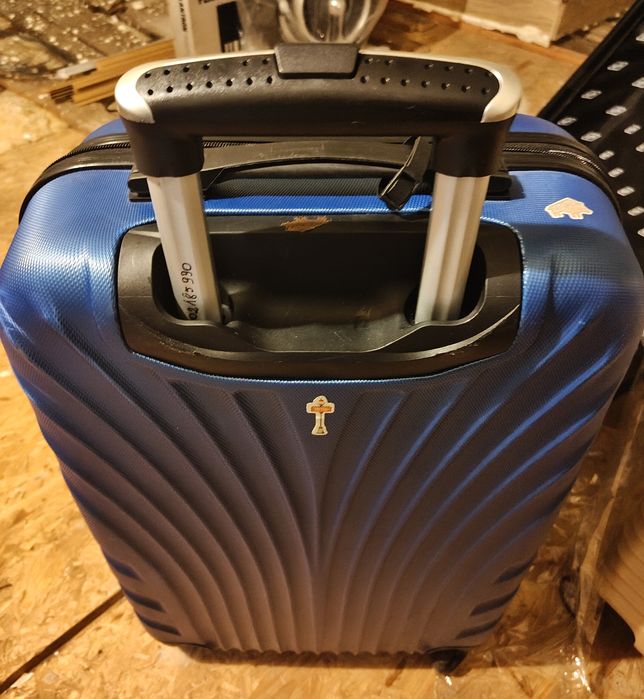 Walizka 64x45x26 65l