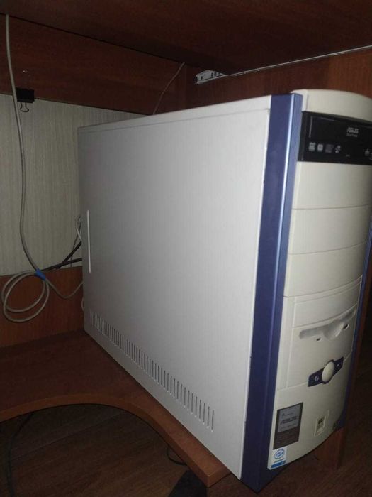 Настольный ПК Windows 7 Pentium 4