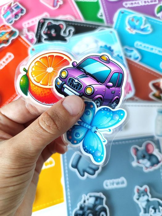 Книга на липучках кольори