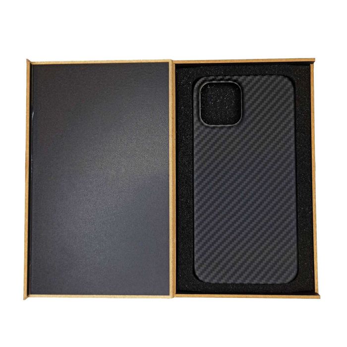 Карбоновый чехол iPhone 12 | 12 Pro