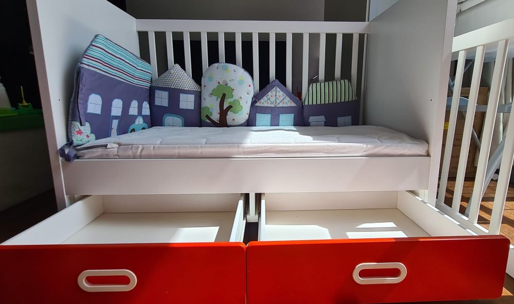 Berço / cama com gavetas