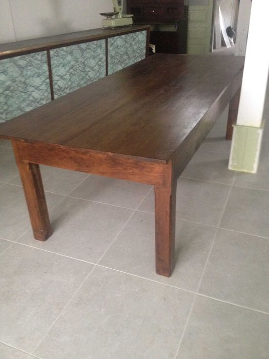 Table built in the traditional way64564261206274123