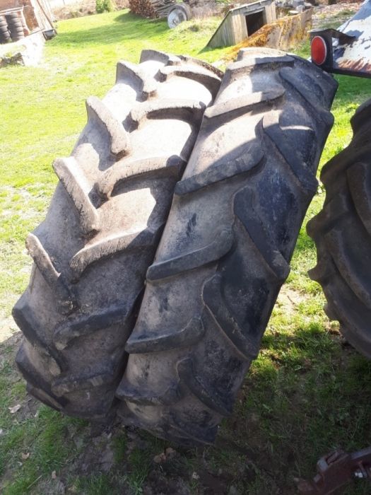 Opony zachodnie 13.6 R - 38 para 330-965 RADIALNE 13.6/12 R - 38 Mocne