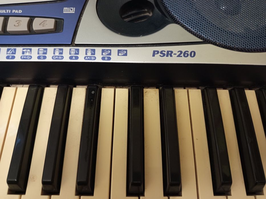 Синтезатор Yamaha PSR -260