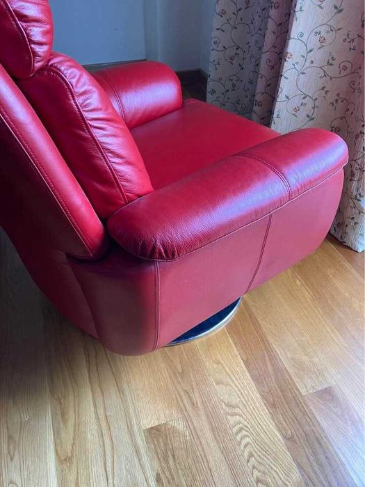 Cadeirão em Pele rotativo