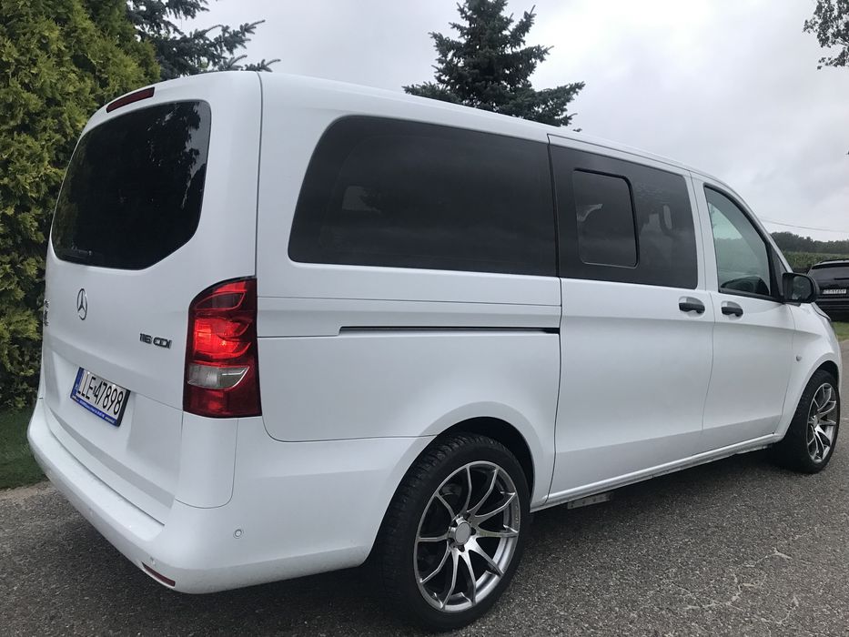 Wynajem busa Mercedes Vito