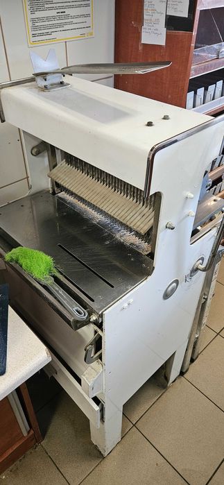 Sprzedam profesjonalną krajalnicę do chleba / pieczywa