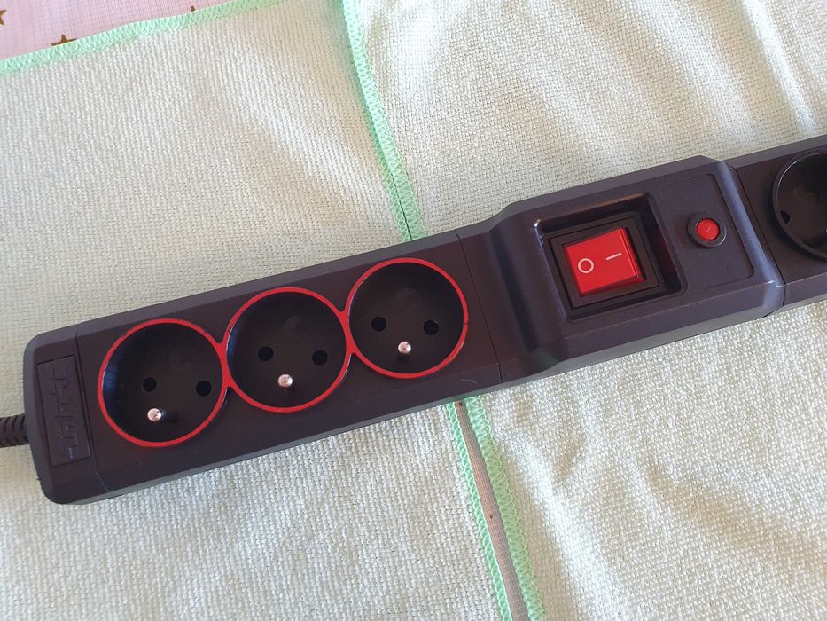 Listwa zasilająca Armac Multi (gniazda stale zasilane - pernament)