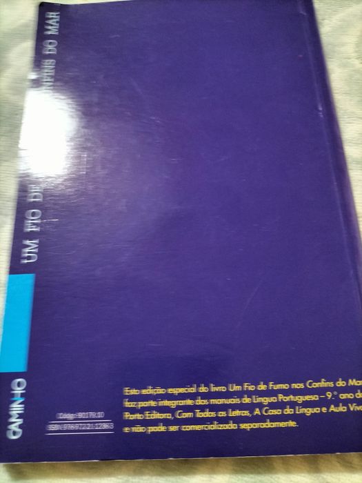 Livro Um fio de fumo nos confins do mar